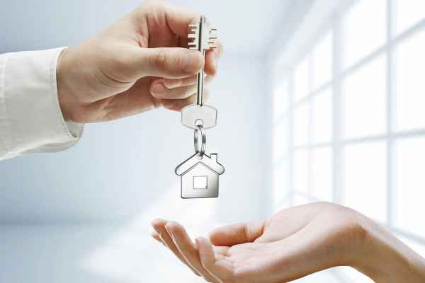 Можно ли продать квартиру после вступления в наследство по завещанию